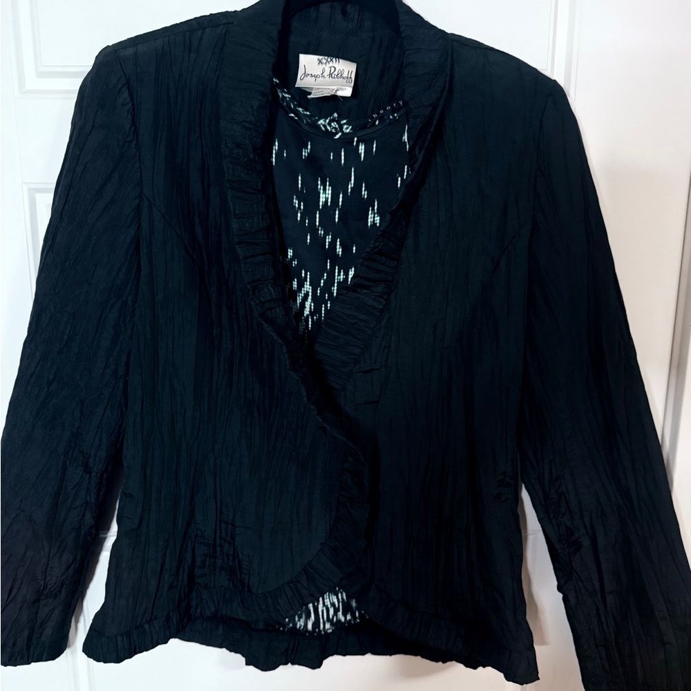 NWT Joseph Ribkoff Black Blazer funky fun intentional, wrinkly fabric
